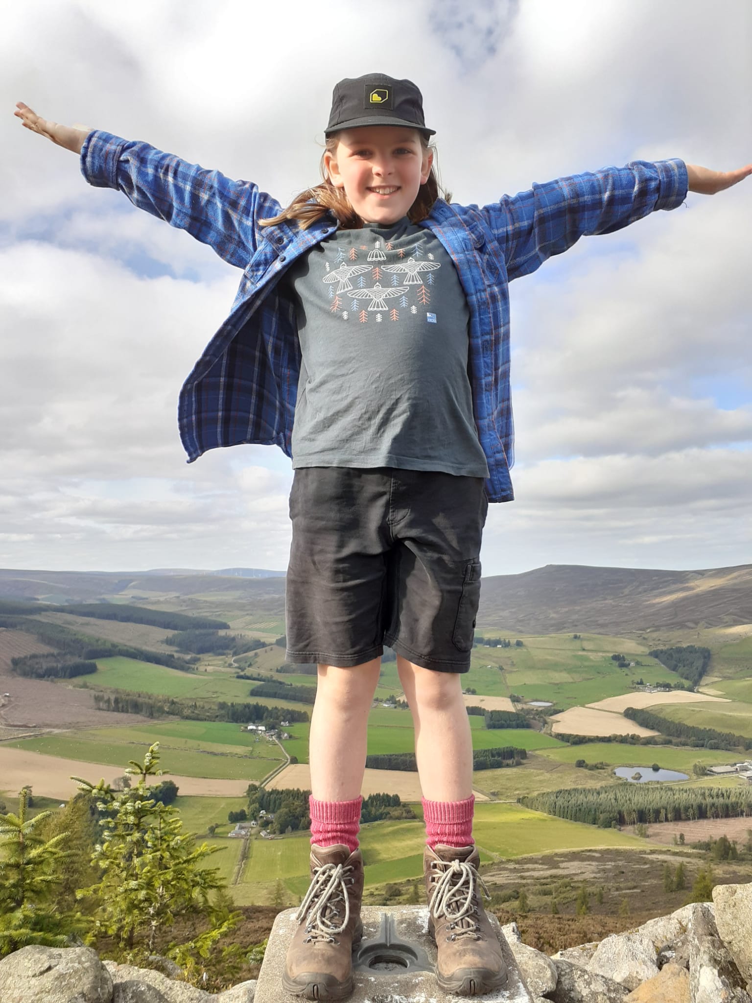 Size 4-7 Stanbury Walkers Bright Range, British wool walking socks - naturally dyed - Image 3