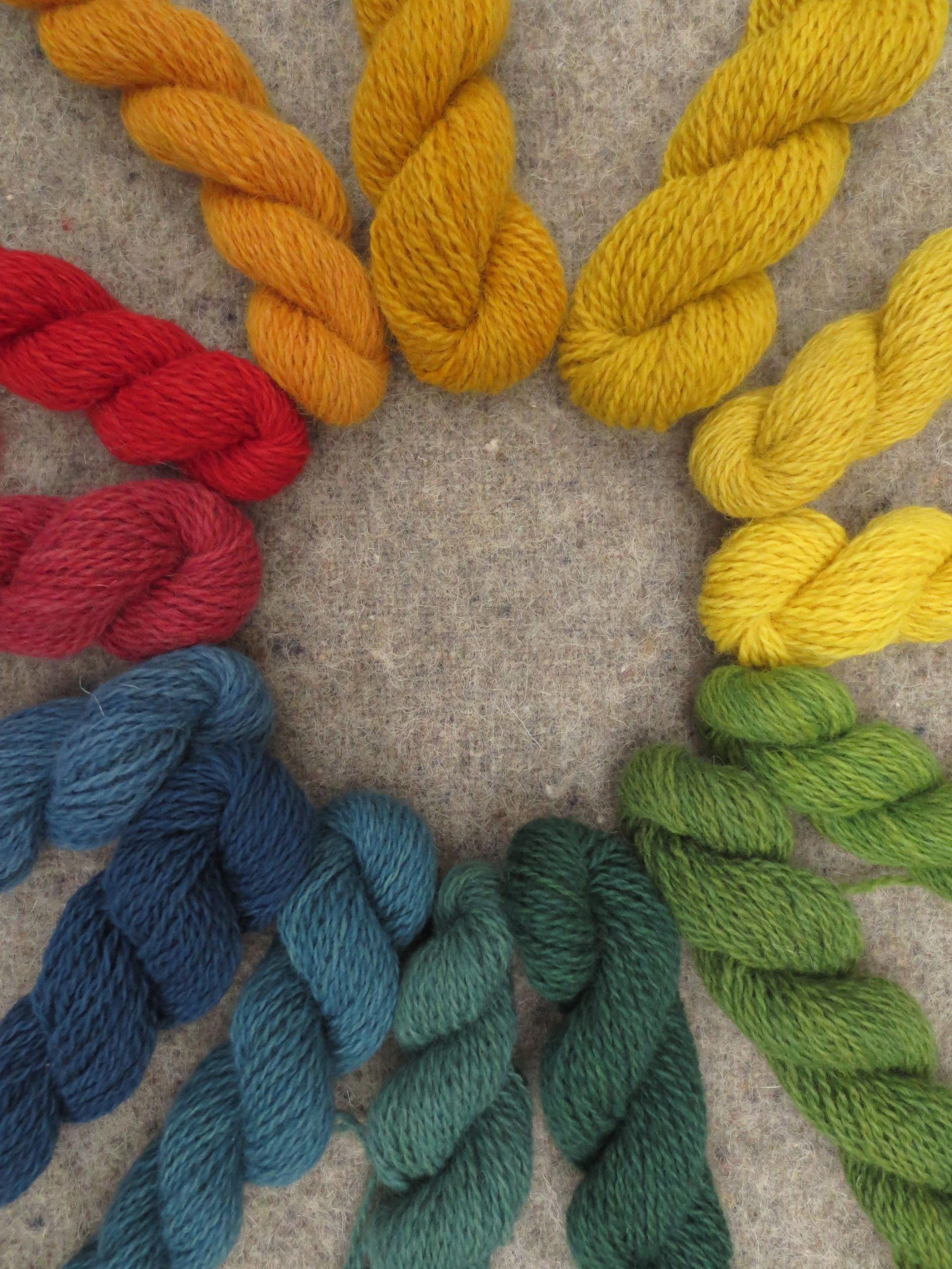 Tablet weaving wool yarn - Naturally dyed British Wool - Base 5e - Image 9