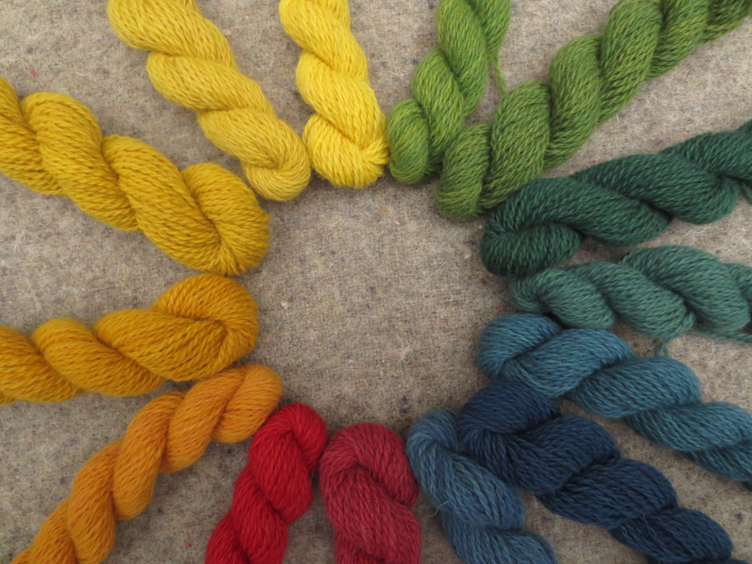 Tablet weaving wool yarn - Naturally dyed British Wool - Base 5e - Image 10
