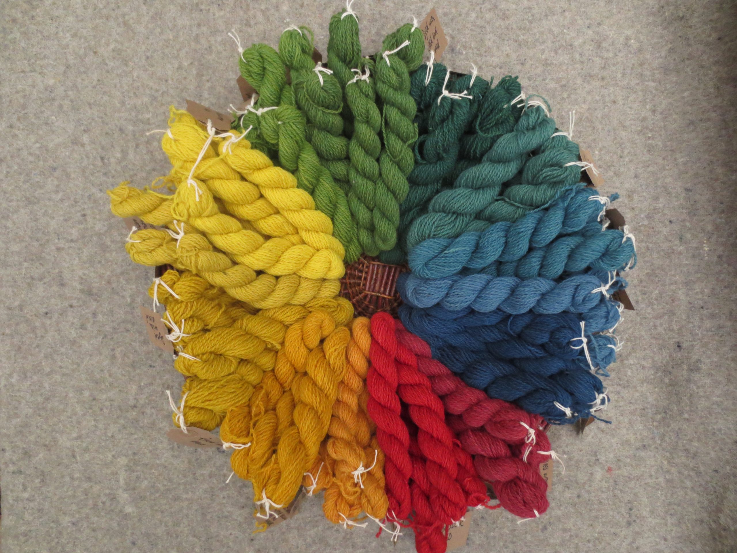 Tablet weaving wool yarn - Naturally dyed British Wool - Base 5e - Image 11